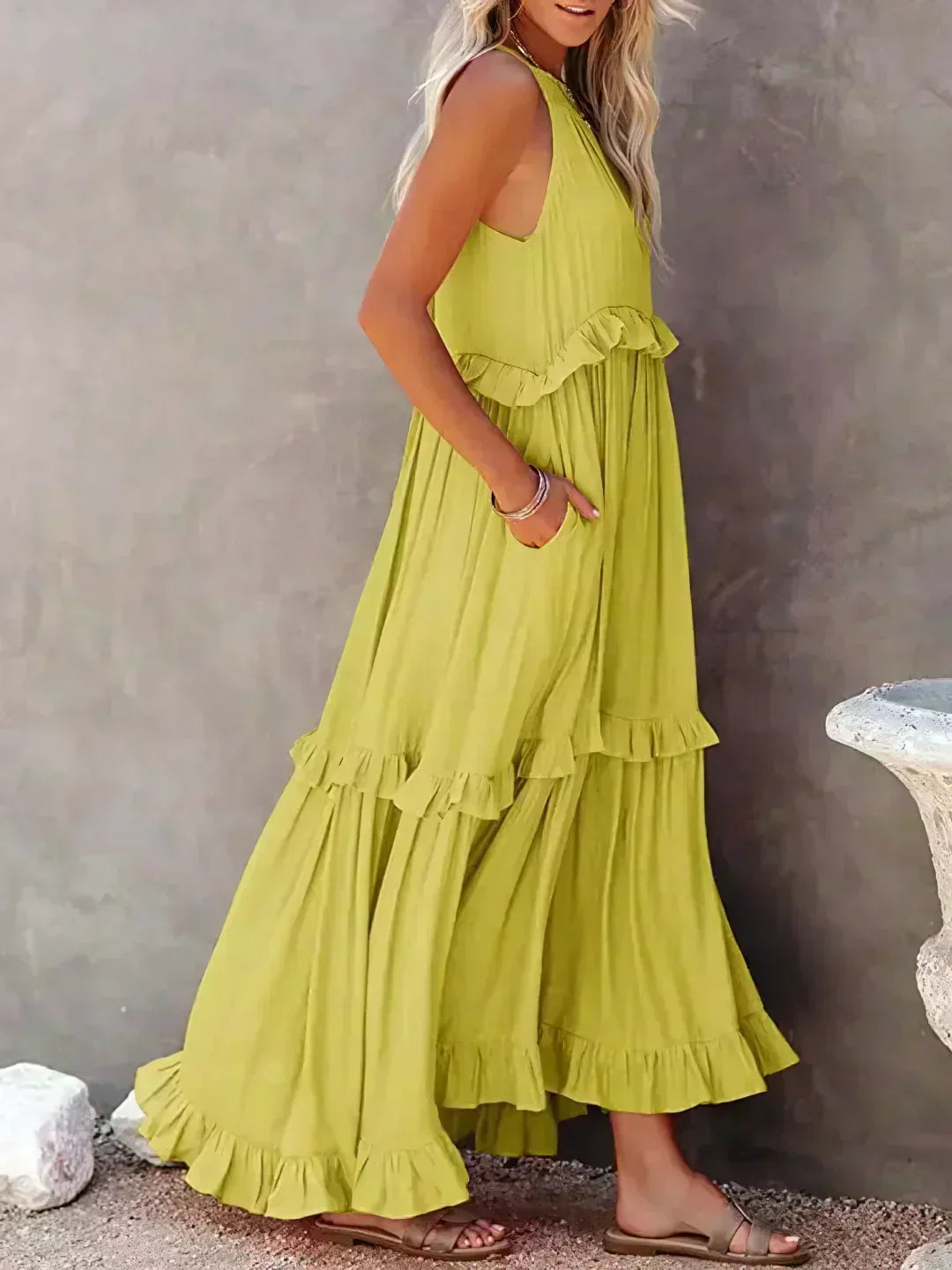 ANETA | Elegancka sukienka bez rękawów z falbankami