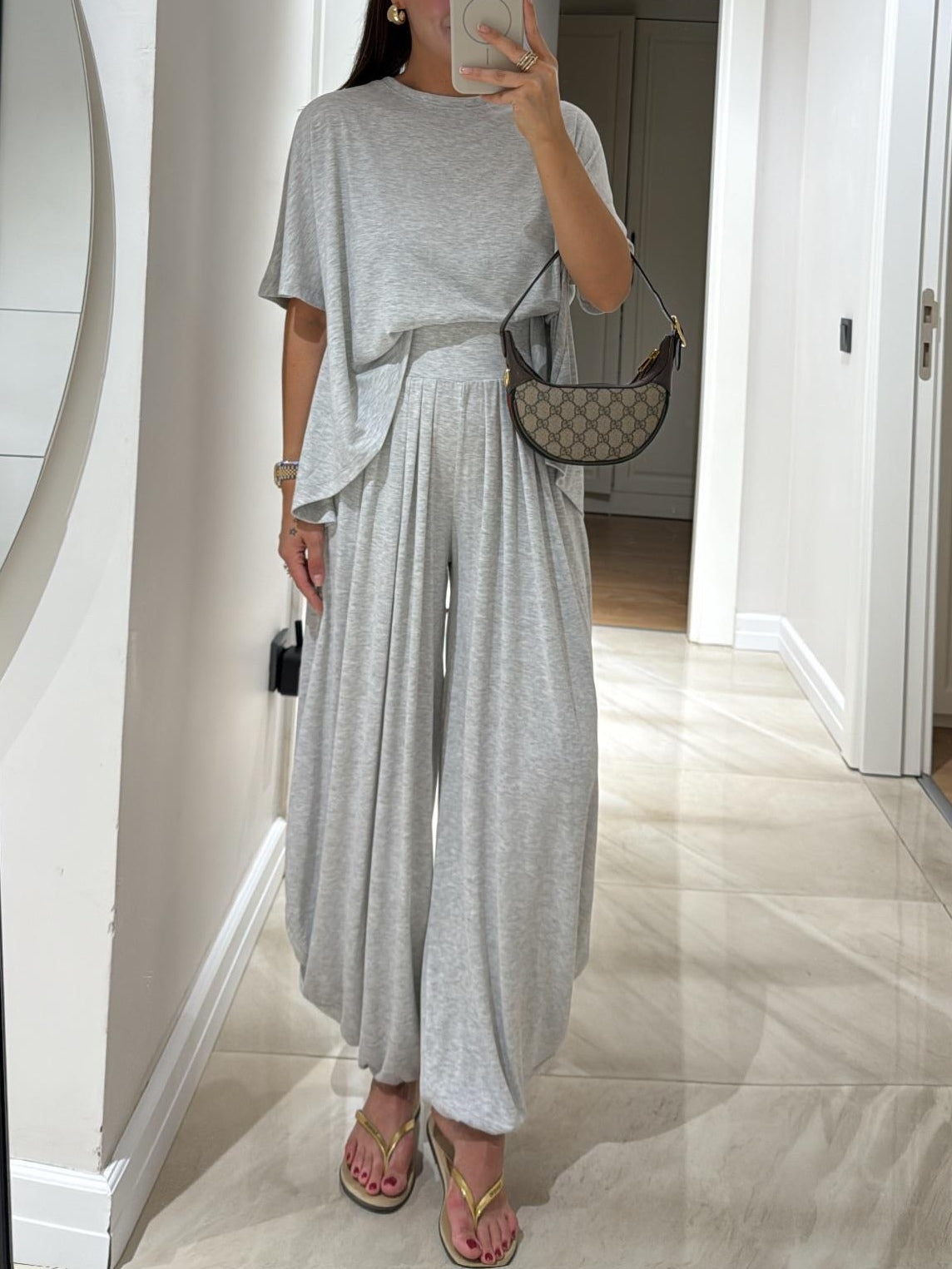 Modiva | Conjunto gris claro: Top casual y pantalones anchos